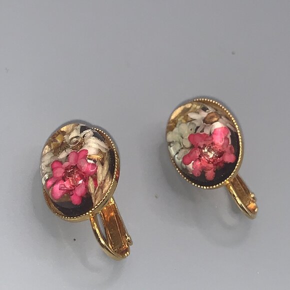 Australian Flower Clip On Earrings SELLING AS IS - Picture 1 of 2